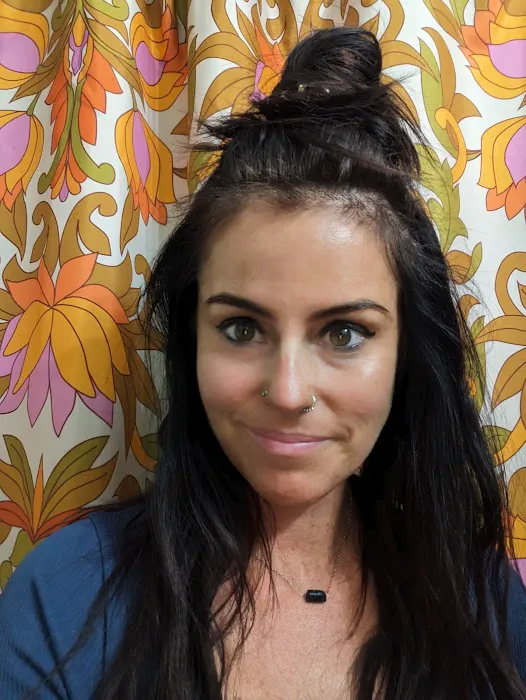 Benefit Cosmetics Boutique & BrowBar Picture 9