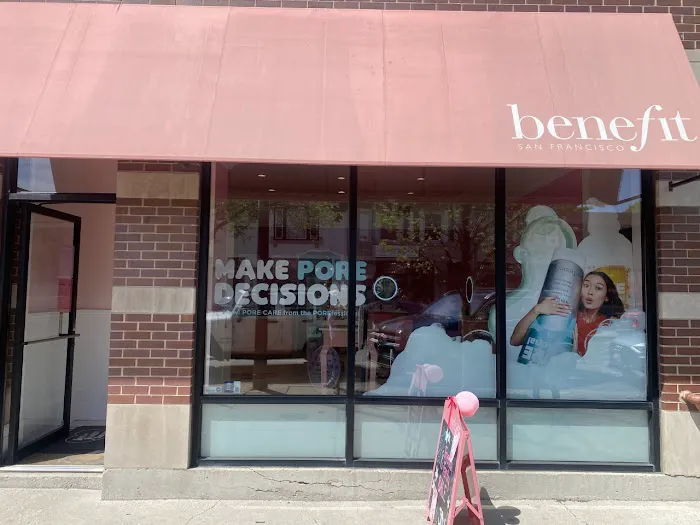 Benefit Cosmetics Boutique & BrowBar Picture 1