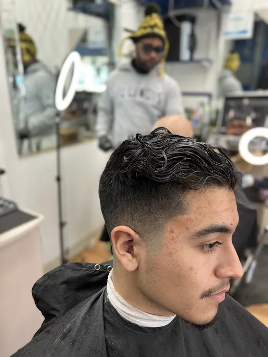 Elliott The Barber Picture 3