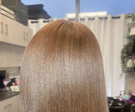 Nina Christmas Training Salon