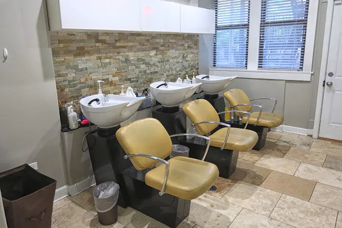 Huetiful Salon Picture 1