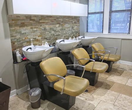 Huetiful Salon