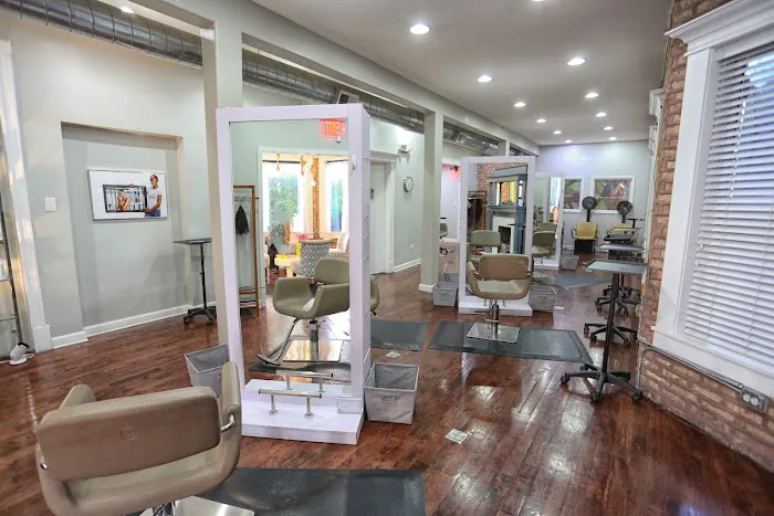 Huetiful Salon Picture 3