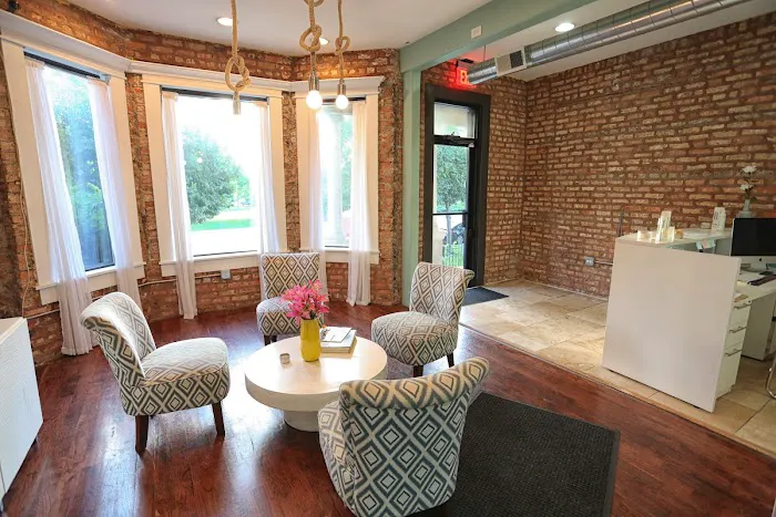 Huetiful Salon Picture 9