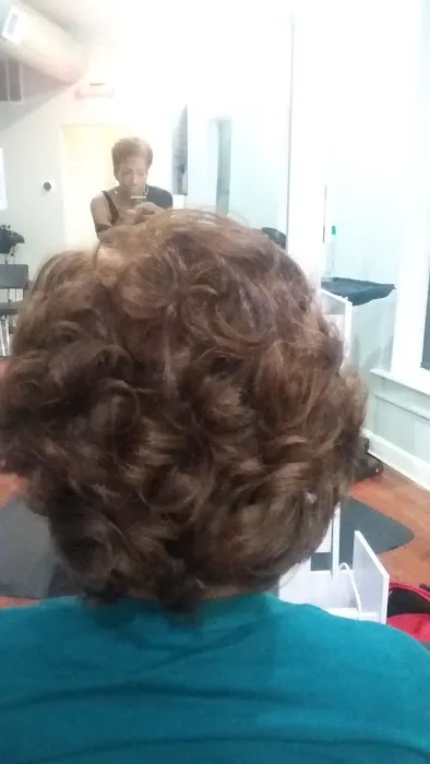 Huetiful Salon Picture 7
