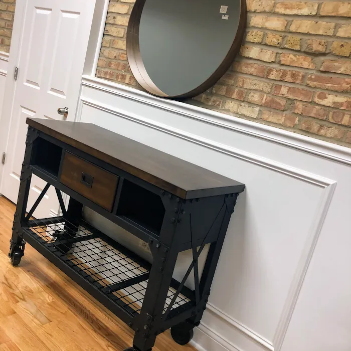 BR Barber Lounge No. 2 Picture 7