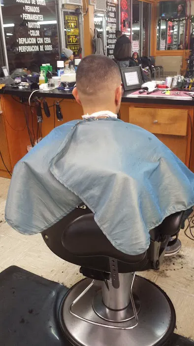 Victor's Barber Shop & Beauty Salon Picture 5
