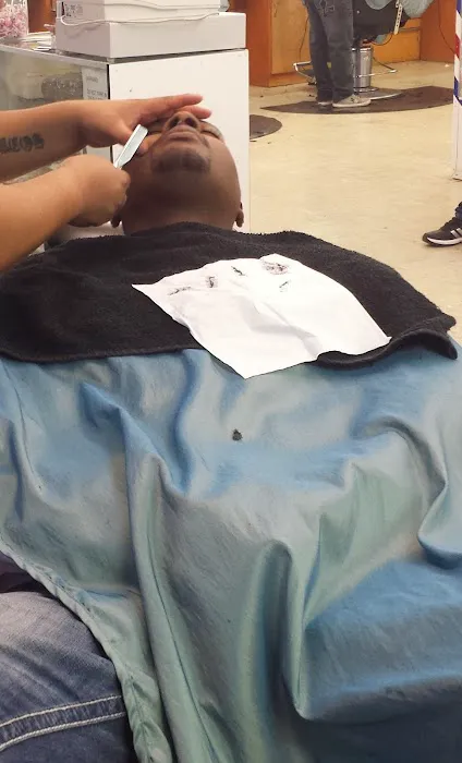 Victor's Barber Shop & Beauty Salon Picture 3