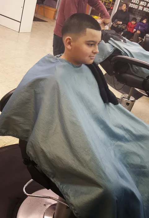 Victor's Barber Shop & Beauty Salon Picture 7