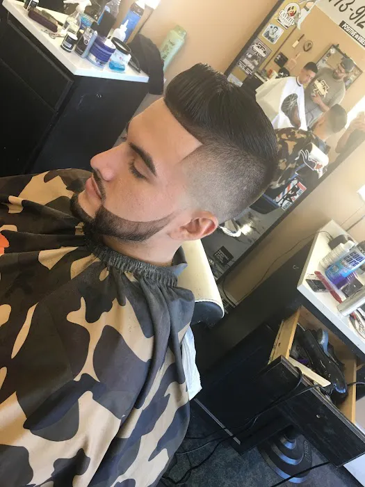 Traditions Barber Parlor II Picture 10