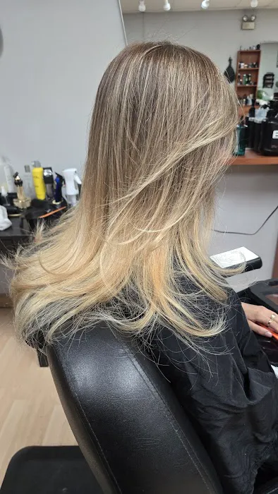 Millie's Hair Studio Picture 1