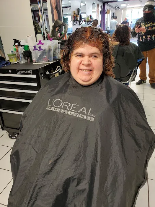 Serrano's Hair Salon Picture 7