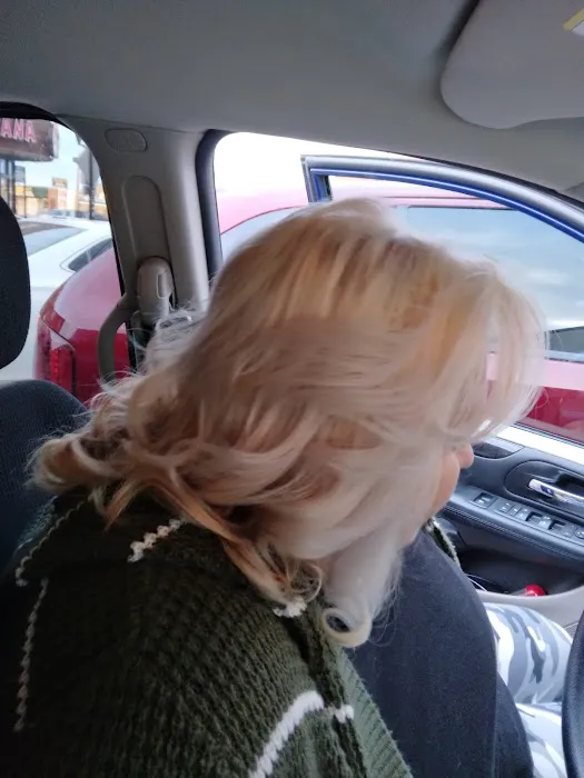 Serrano's Hair Salon Picture 3