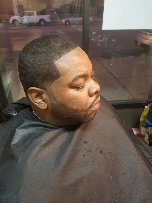 S Class 2 Barber Salon Picture 4