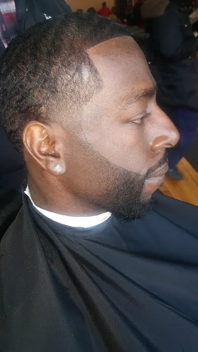 S Class 2 Barber Salon Picture 3