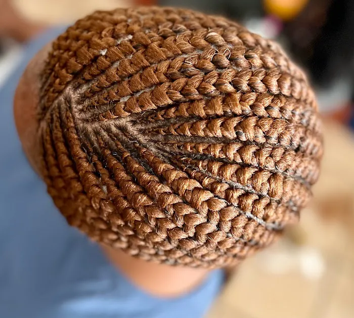 Holla Professional African Hair braiding Picture 2