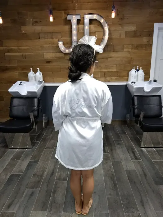 Juan Daniel Hair Design Picture 4