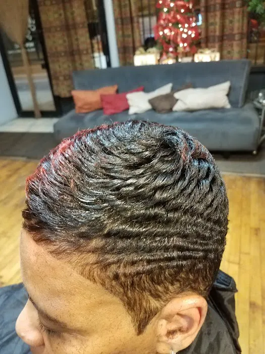 Miraculous Hair Salon Picture 2