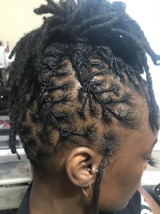 AP RICHESS HAIR STUDIO Picture 2