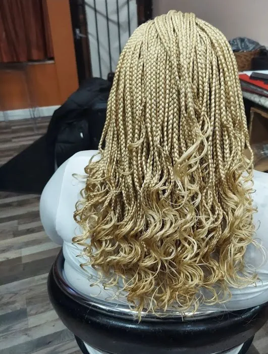 HAPPINESS AFRICAN HAIR BRAIDING Picture 9