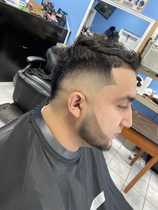 Jaramillo's Barber Shop Picture 4