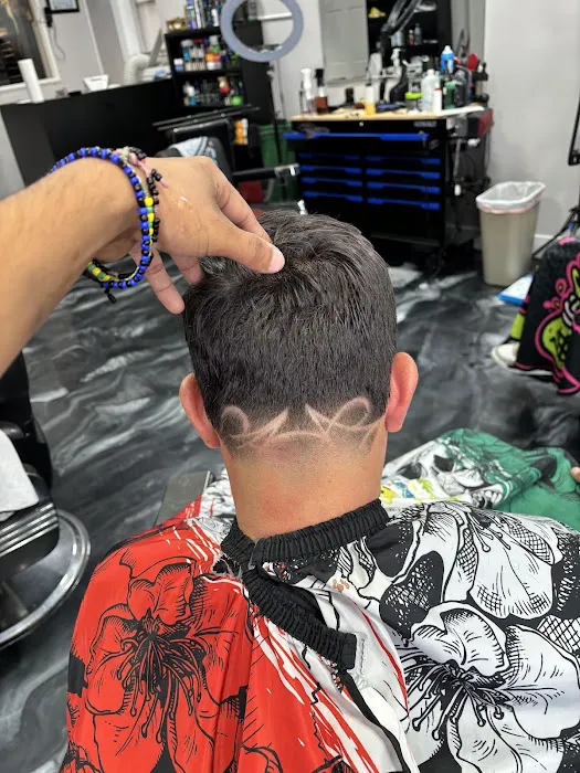 Jaramillo's Barber Shop Picture 10