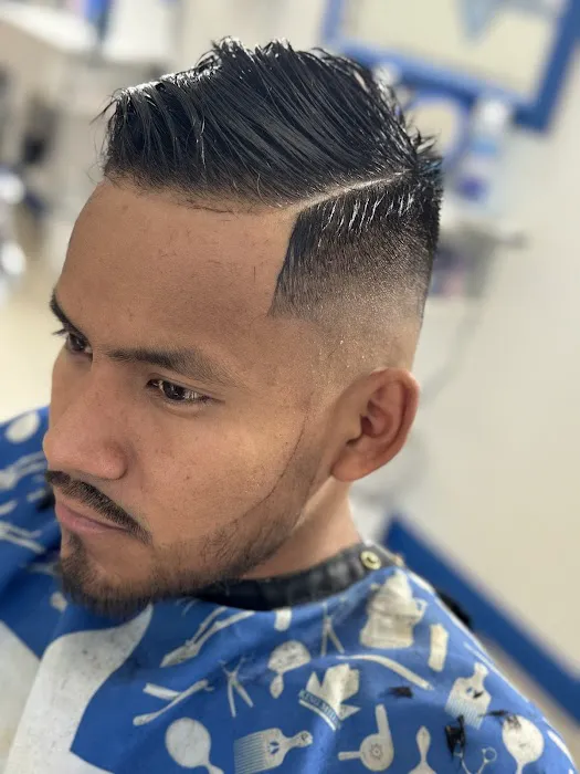 Diamond Cuts Barber Shop and Salon Picture 1