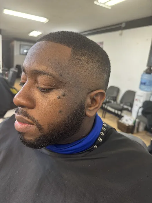 Moneski.cuts.fades Picture 8