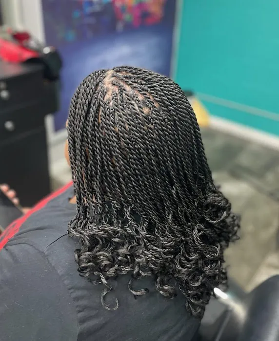 RUGUI AFRICAN HAIR BRAIDING Picture 4