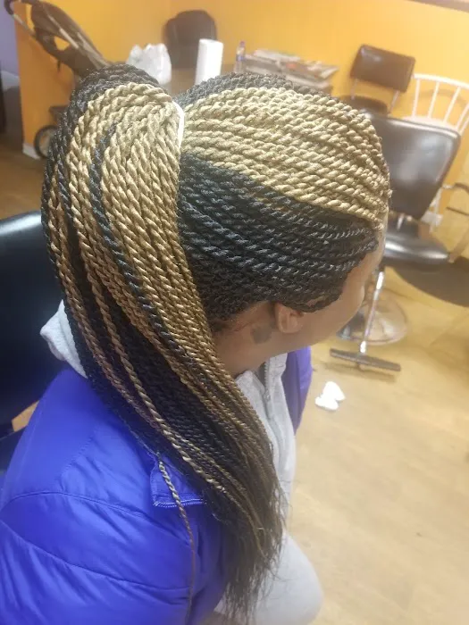 RUGUI AFRICAN HAIR BRAIDING Picture 6