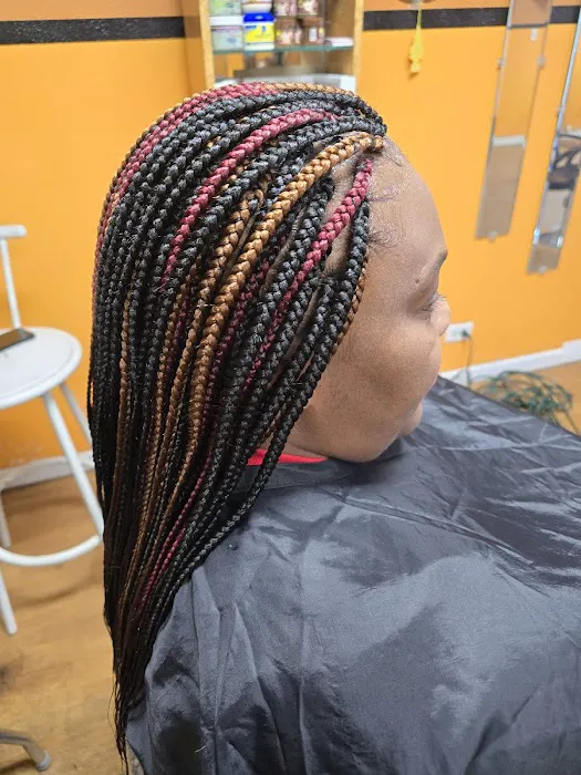 RUGUI AFRICAN HAIR BRAIDING Picture 9