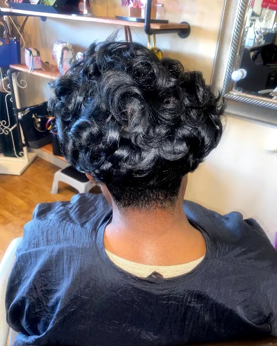 Sira Salon Picture 4
