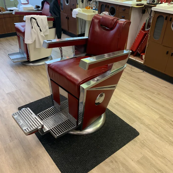 Broadway J's Barbershop Picture 4