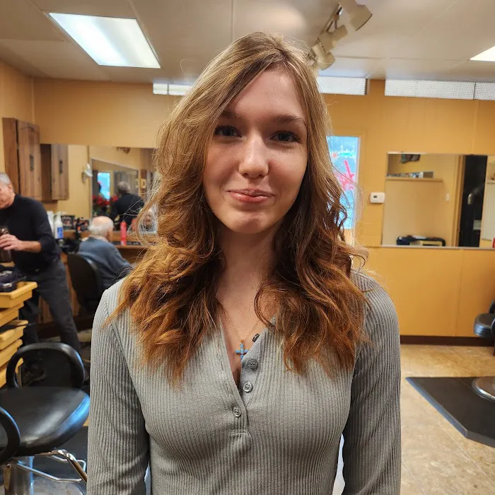 Andy's Hair Design Picture 4