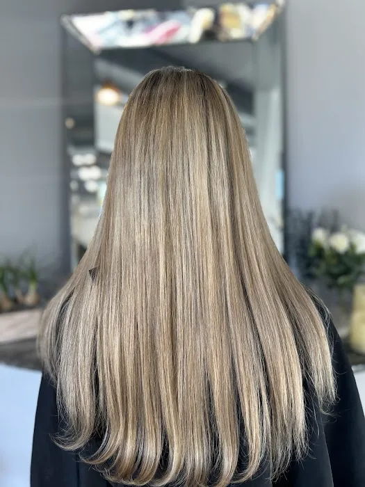 Golden Shears Hair Studio Picture 8