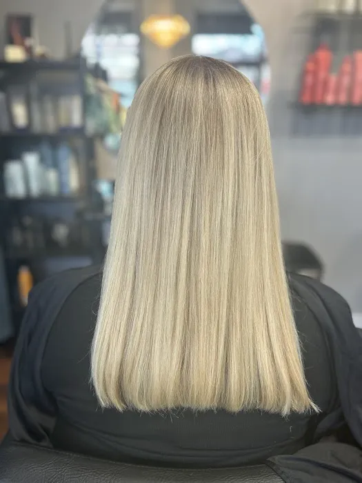 Golden Shears Hair Studio Picture 1