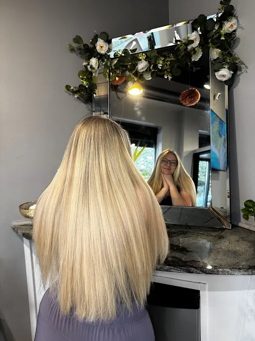 Golden Shears Hair Studio Picture 6