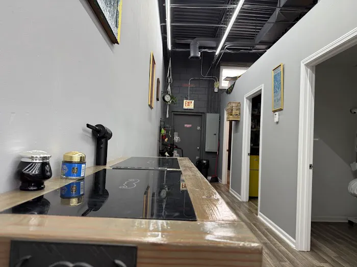 Shine On Gentlemen's Salon & Spa Picture 7