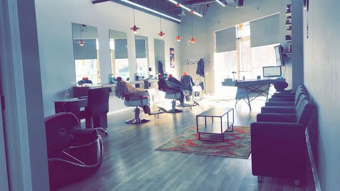 Shine On Gentlemen's Salon & Spa Picture 6