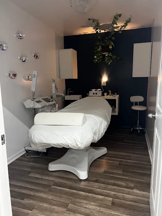 Shine On Gentlemen's Salon & Spa Picture 3