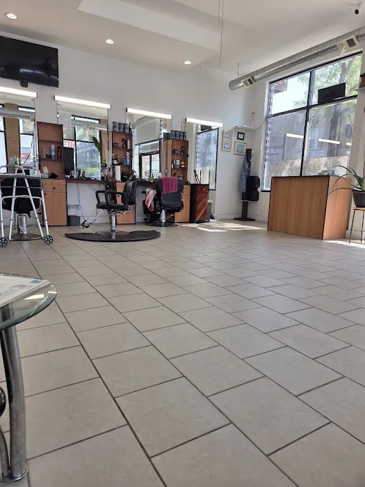 Imran's barber salon Picture 10