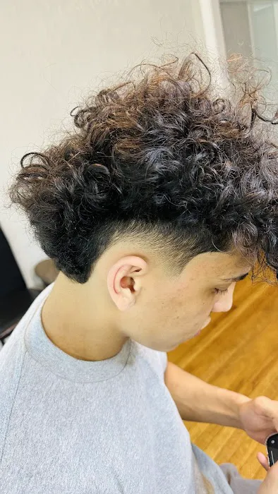 AP BARBER SHOP Picture 4