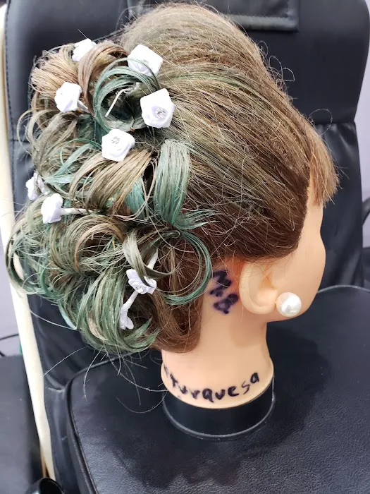 Sonia's Unisex Hair Salon Picture 5