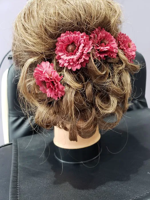 Sonia's Unisex Hair Salon Picture 10