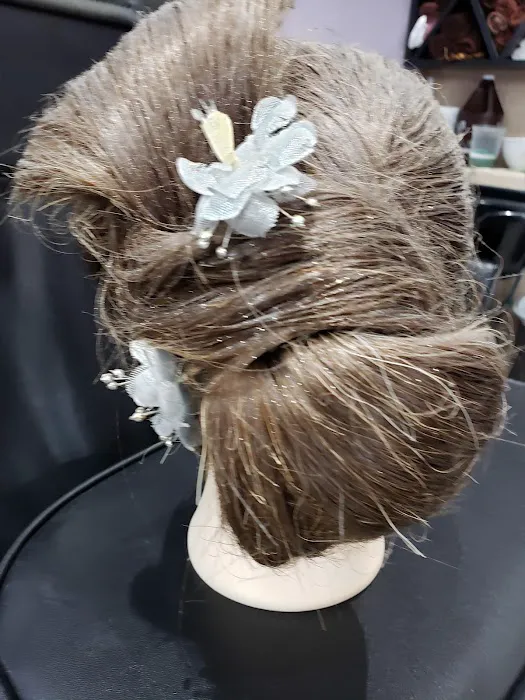 Sonia's Unisex Hair Salon Picture 9