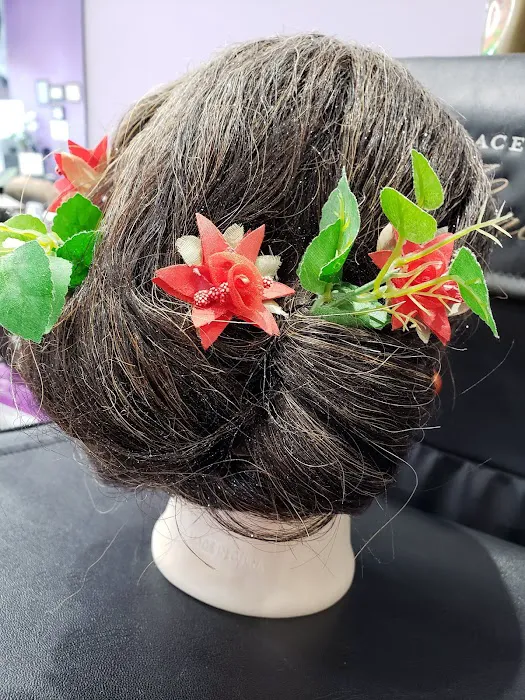 Sonia's Unisex Hair Salon Picture 7