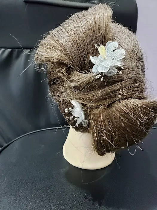 Sonia's Unisex Hair Salon Picture 3