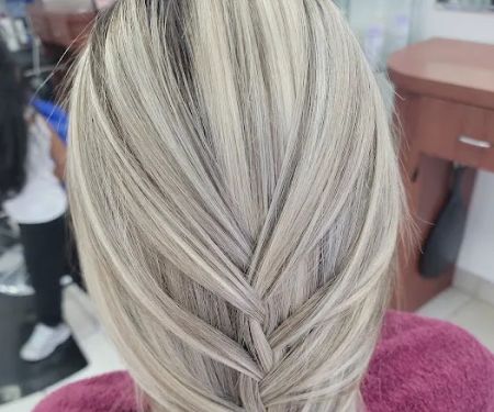 Karolina's beauty salon inc.