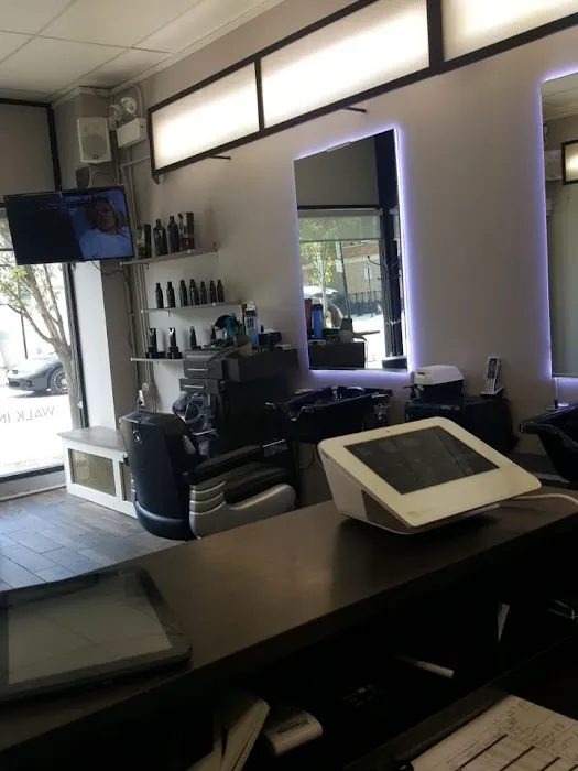 W Hair Room Wrigley Picture 7