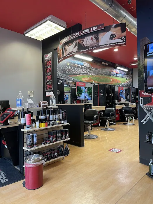 Sport Clips Haircuts of Chicago- Wrigley Picture 8